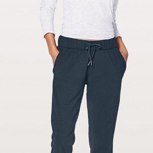 Lululemon On the Fly Pant *28" - Navy